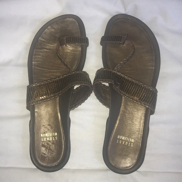 STUART WEITZMAN METALLIC THONG SANDALS - Picture 2 of 9